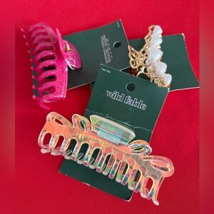 NWT Wild Fable Pink and Iridescent Hair Clips